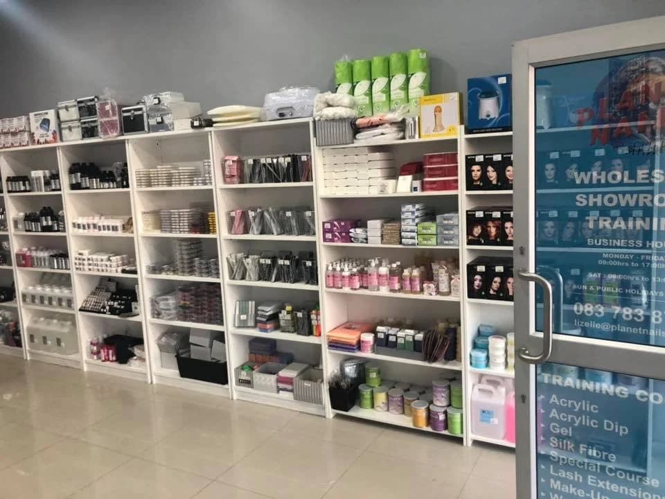 Planet Nails interior