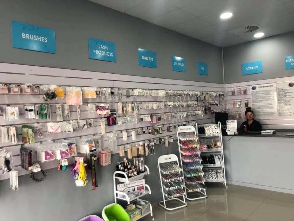Planet Nails gallery image 2