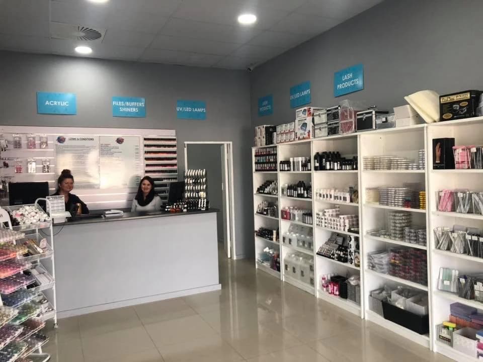 Planet Nails gallery image 3