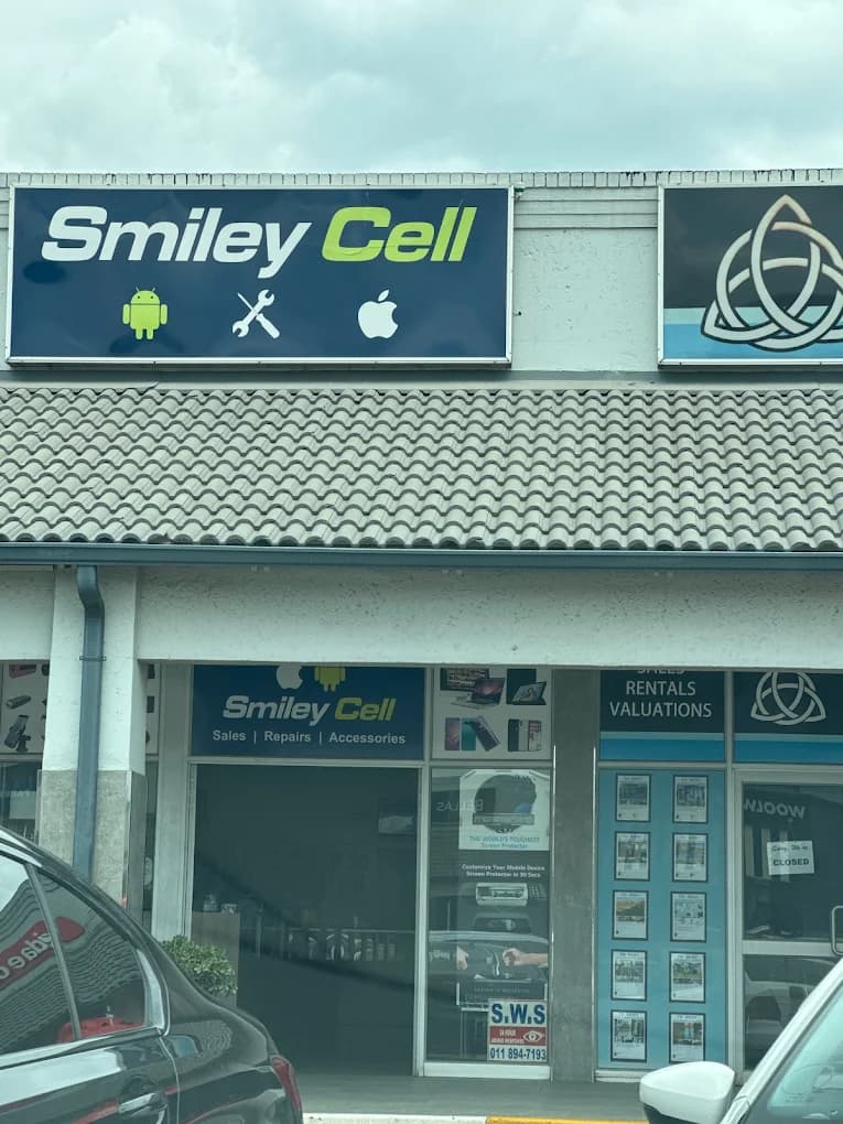 Smiley Cell World interior